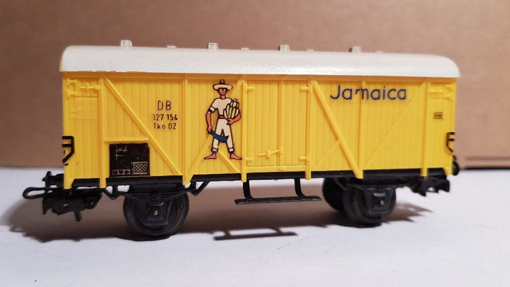 Märklin 4509 DB gesloten bananenwagen Jamaica, Wisselstroom, Wagon, Ophalen of Verzenden, Zo goed als nieuw