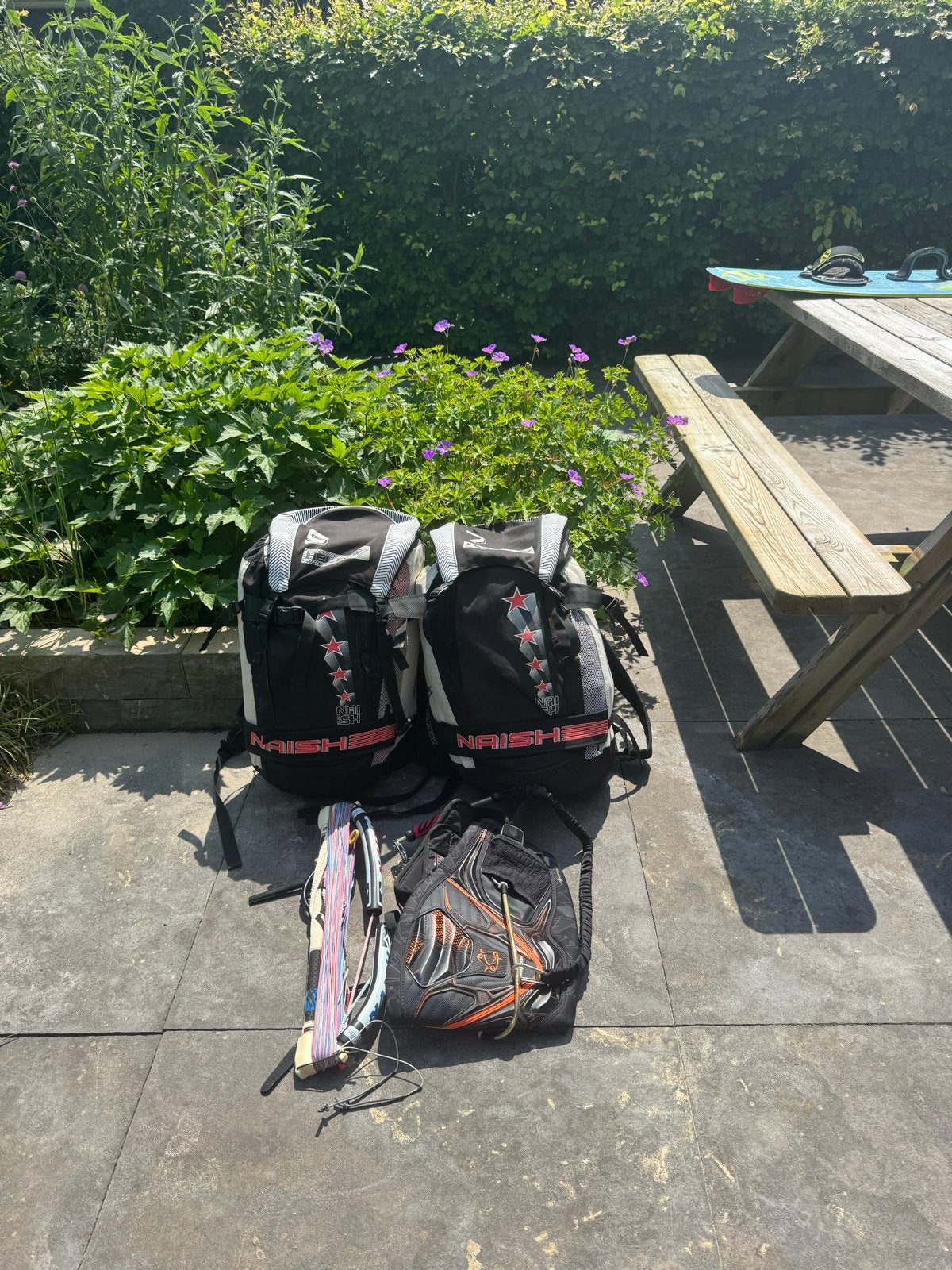 Complete Kitesurf Set: Naish Helix Kites, Bar, Board, Trapez, Watersport en Boten, Kitesurfen, Gebruikt, Kitesurf-set, Twintip