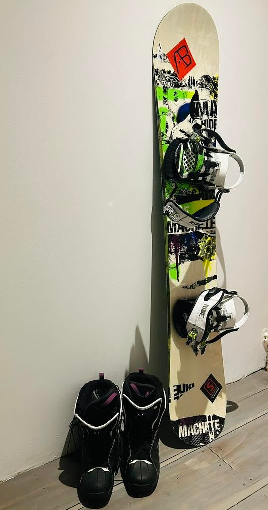 Snowboard met bindingen en Salomon schoenen maat 44, Ophalen of Verzenden, Zo goed als nieuw, Board