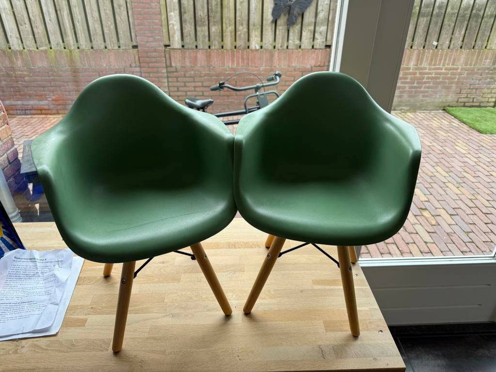 2 kinder kuipstoelen licht groen, Ophalen, Zo goed als nieuw, Kunststof