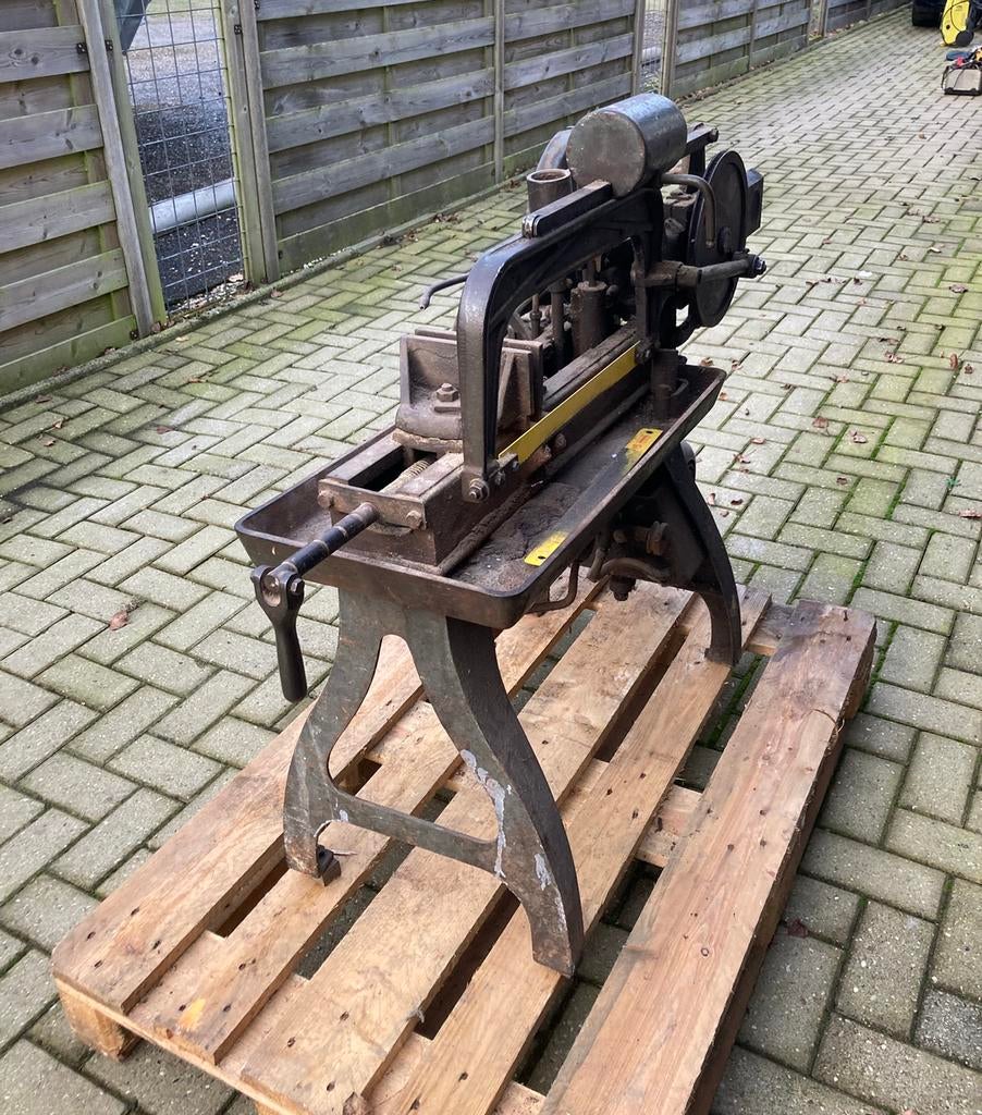 Beugel zaagmachine 380V, Ophalen, Gebruikt, 1200 watt of meer, Overige typen