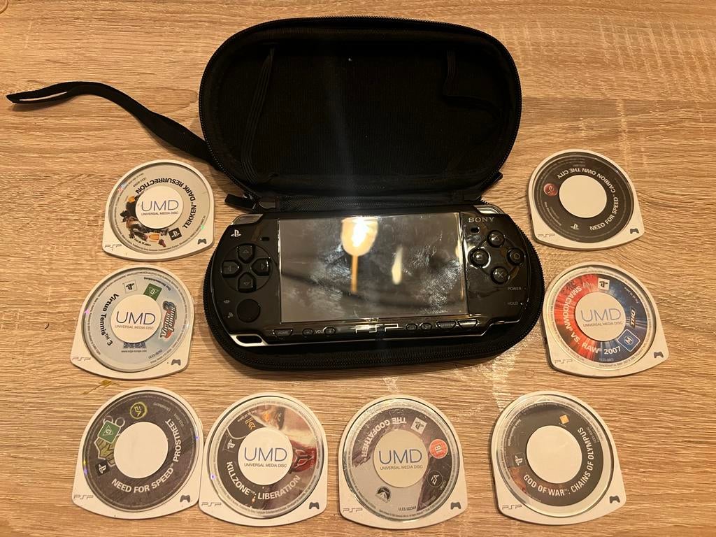 PSP met 8 games & case, Ophalen of Verzenden, Gebruikt, Met 1 controller, Met games