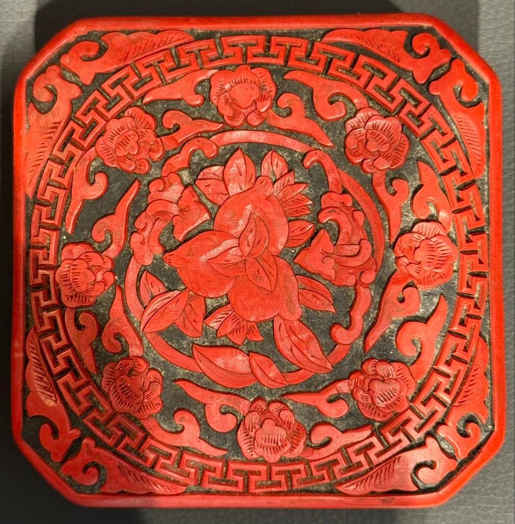 Oude Chinese Lakdoos Cinnaber, Antiek en Kunst, Ophalen of Verzenden