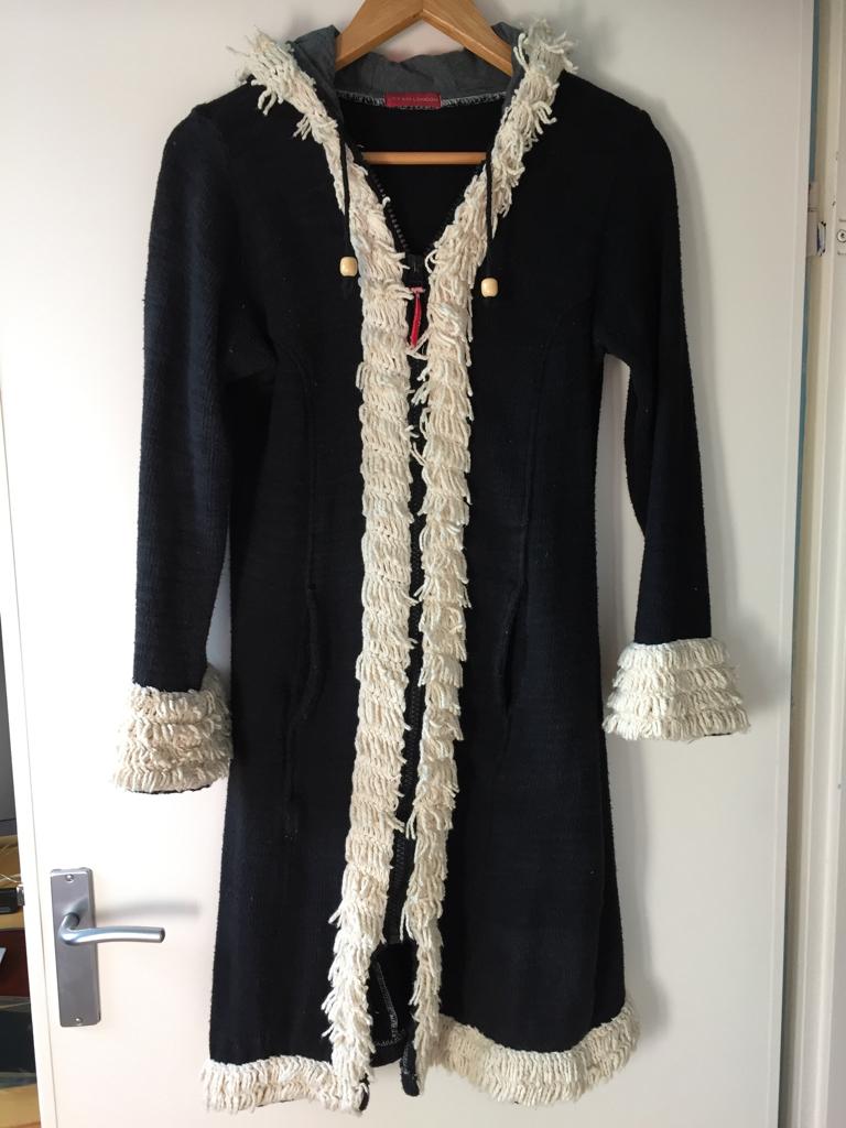 zwart gebreid hippie vest capuchon franje Uttam London S/M, Kleding | Dames, Maat 38/40 (M), Zwart, Nieuw, Ophalen of Verzenden