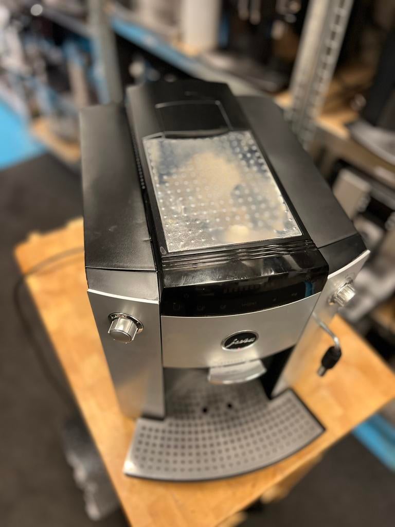 Jura F 70, Witgoed en Apparatuur, Koffiezetapparaten, Info@jura.com, 10 kopjes of meer, Koffiemachine, Ophalen of Verzenden