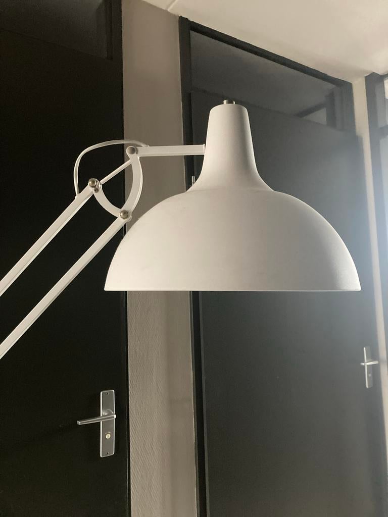Witte bureaulamp met verstelbare arm, Ophalen of Verzenden, Gebruikt, Metaal, 100 tot 150 cm