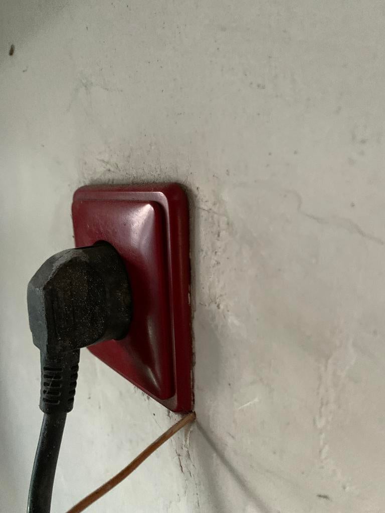 Ouderwetse / retrostop contacten Vintage Stopcontact - Rood, Doe-het-zelf en Verbouw, Elektra en Kabels, Ophalen, Gebruikt, Stopcontact