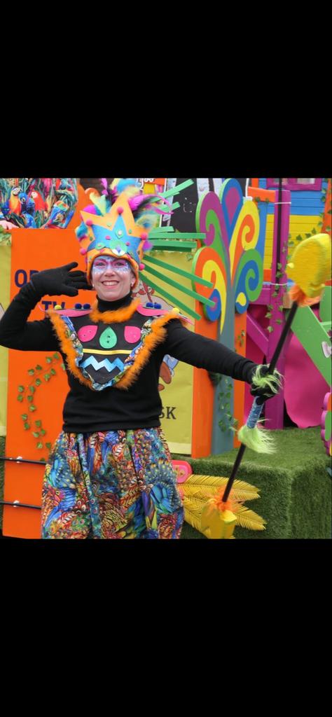 Leuke Jagers/Indiaan/Masai Kostuum - 55 stuks carnavalswagen, Carnaval, Zo goed als nieuw, Kleding, Ophalen