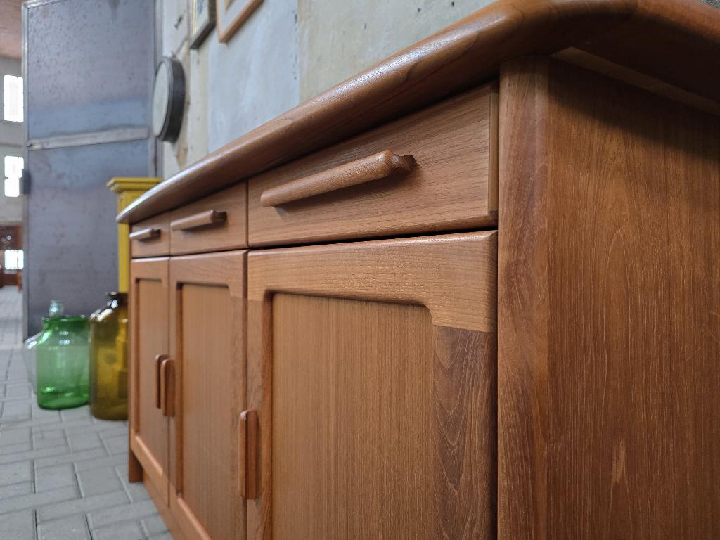 Deens Design Vol Teak Houten Dressoir | Vintage Lage Kast, Gebruikt, 150 tot 200 cm, Ophalen of Verzenden, Mid Century Deens Design Vintage Retro Scandinavisch