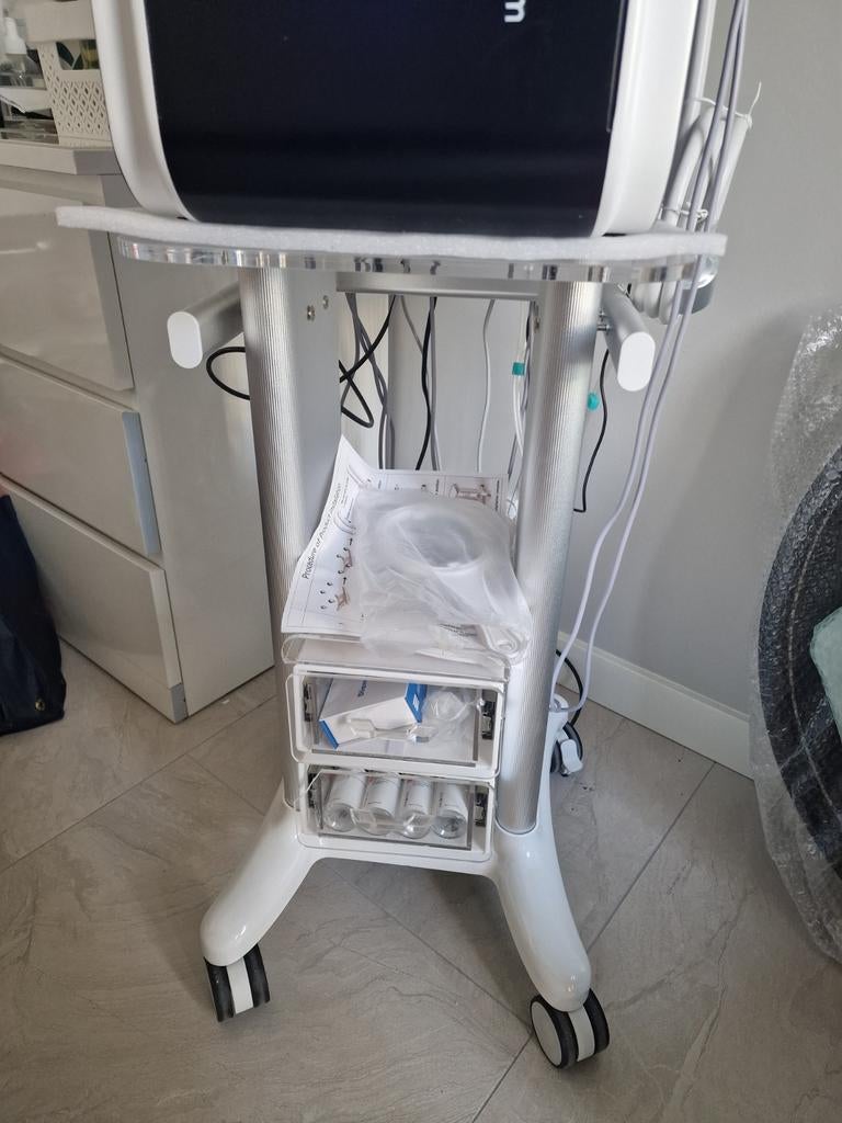 Hydrafacial trolley, Ophalen of Verzenden