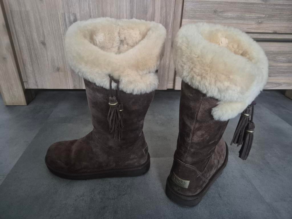Bruine Uggs model Blumdale maat 39, Ophalen, Hoge laarzen, UGG, Bruin