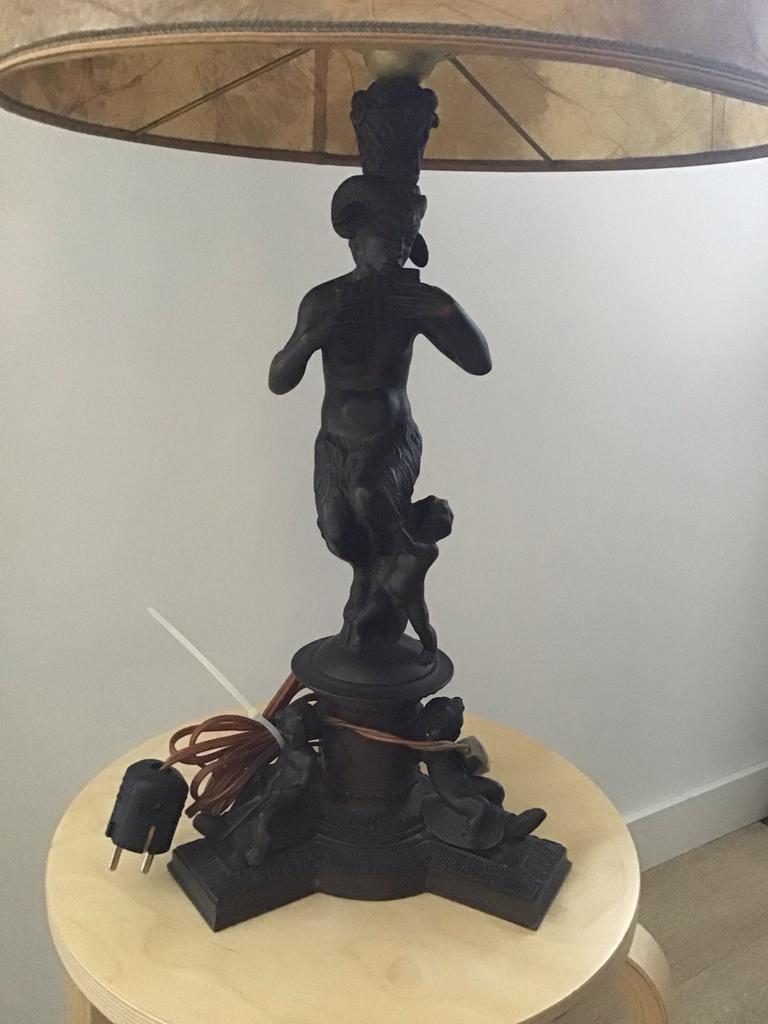 Victoriaanse bronzen lampenvoet met figuur fluit op panfluit, Ophalen