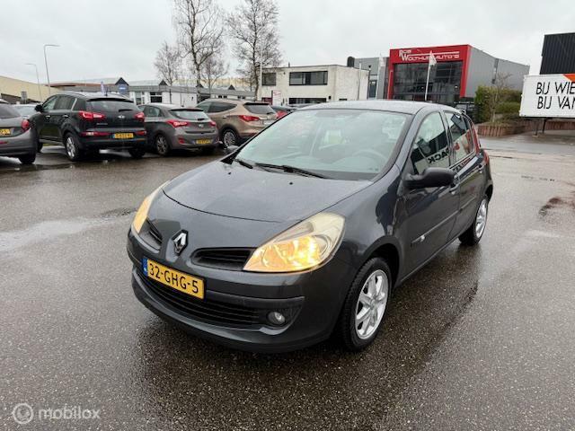 Renault Clio 1.2-16V Dynamique, Auto's, Voorwielaandrijving, Gebruikt, Zwart, 4 cilinders