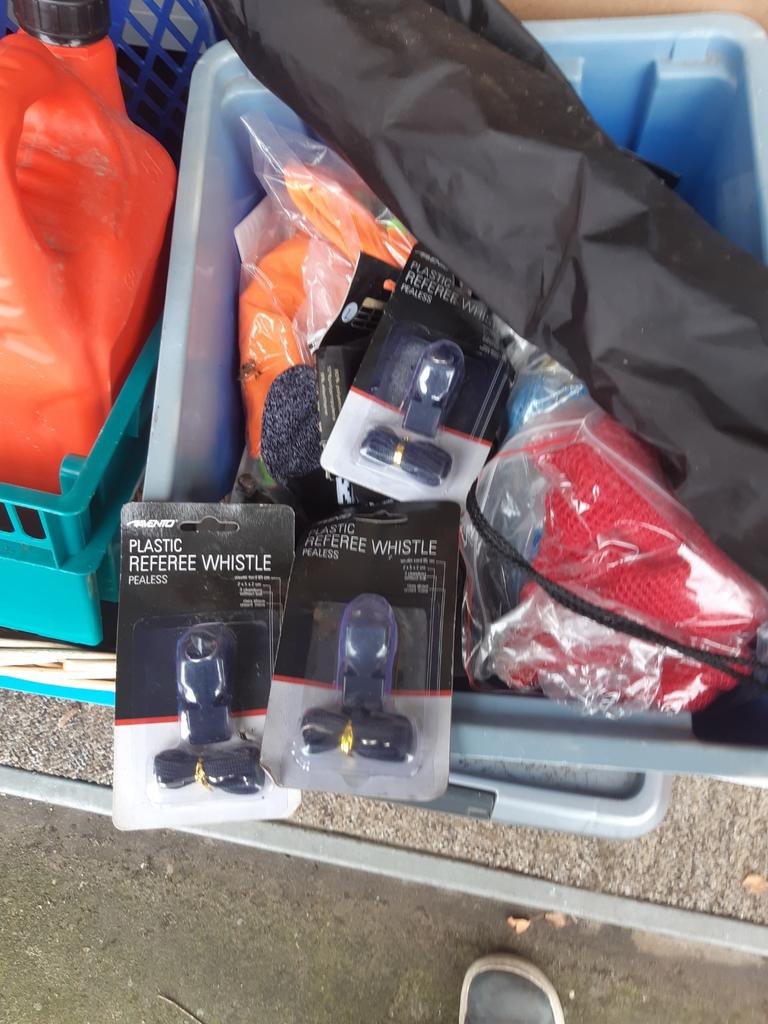 Kratje met sport spullen, Verzenden