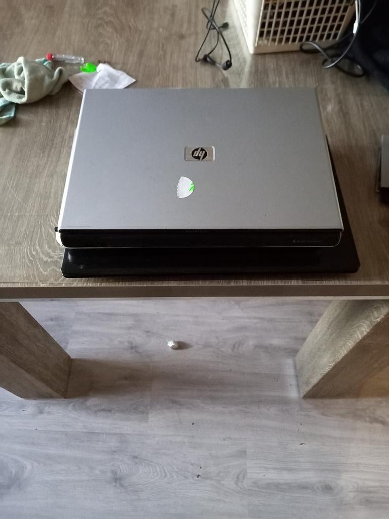 Kapotte laptops voor onderdelen - HP & Packard Bell, Computers en Software, Ophalen of Verzenden, Niet werkend