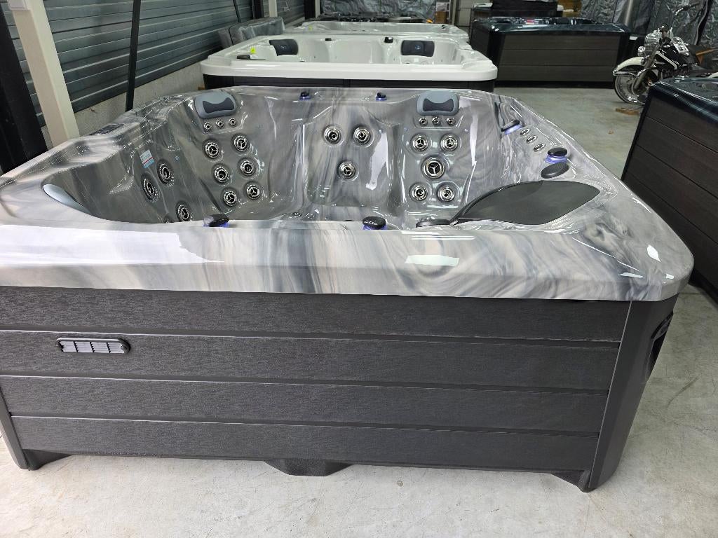 Amerikaanse spa full option 50 % korting NIEUW WEG=WEG !!!!, Tuin en Terras, Bubbelbaden en Hottubs, Ophalen of Verzenden, Nieuw