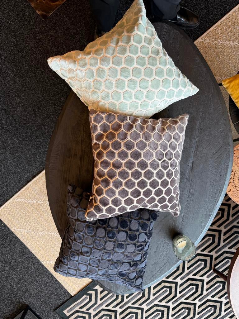 3x Kussen Zuiver & Dutchbone - Stijlvol en Comfortabel, Huis en Inrichting, Woonaccessoires | Kussens, Zo goed als nieuw, Overige kleuren