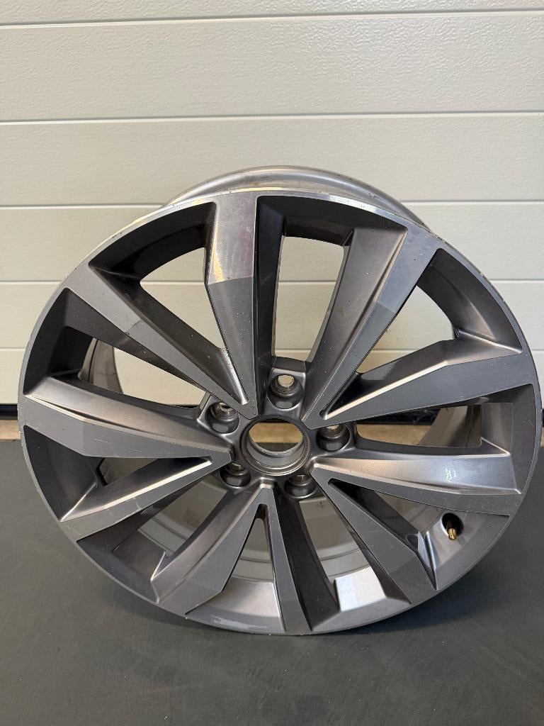 Originele VW Velg – Onderdeelnummer 2GA601025P / 2GA601025K, Auto-onderdelen, Banden en Velgen, Ophalen, Velg(en), Nieuw, 17 inch