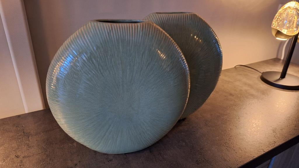Twee prachtige vazen, Ophalen, Minder dan 50 cm, Rond, Minder dan 50 cm