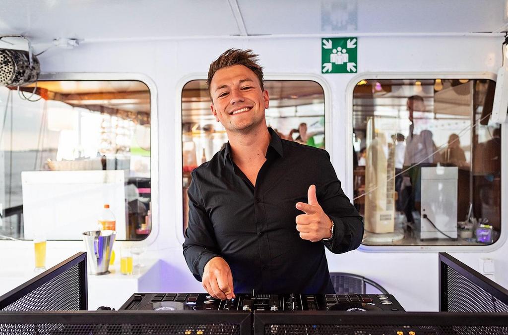 DRIVE IN SHOW | BRUILOFT DJ | FEEST DJ | ALLROUND DJ, Dj