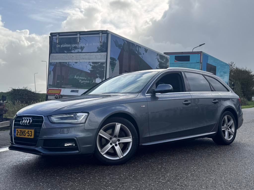 Audi A4 2.0 TDI | S Line | Navi, Voorwielaandrijving, A4, Zilver of Grijs, 1968 cc