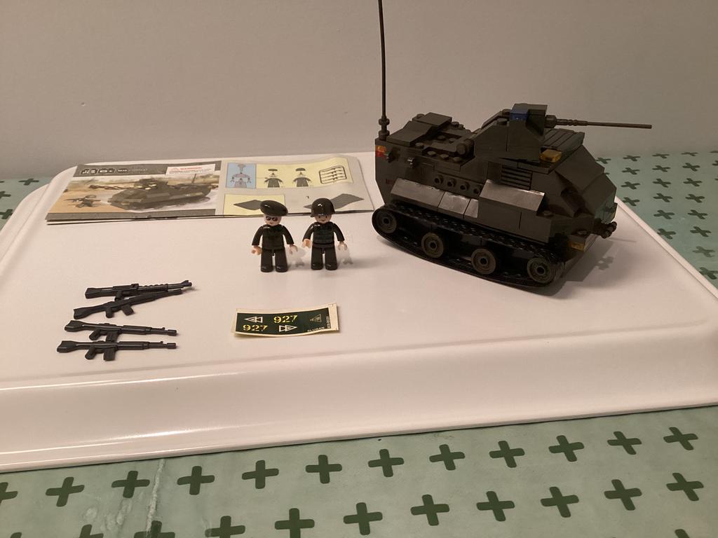 Sluban Armored vehicle M38-B0281, Kinderen en Baby's, Speelgoed | Bouwstenen, Ophalen of Verzenden, Zo goed als nieuw