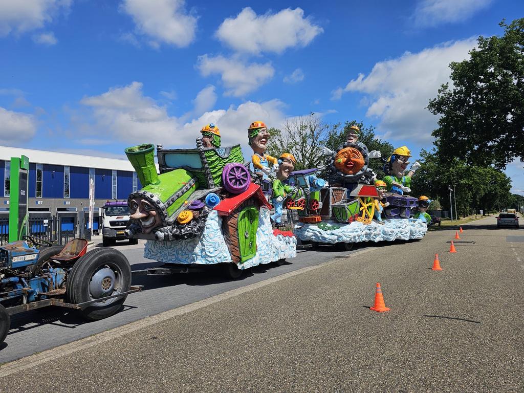 Carnavalswagen Mijnwerkers/Stoomwagen Polyester, Ophalen, Gebruikt, Versiering, Carnaval