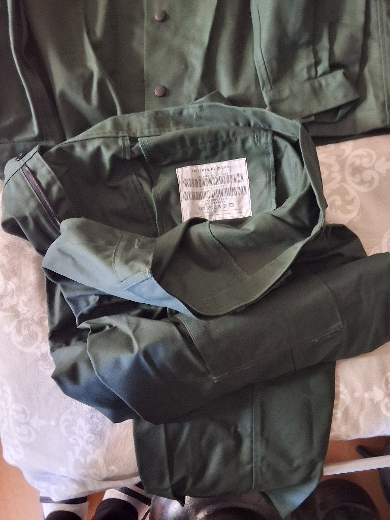 2 uniformen landmacht, Verzamelen, Ophalen of Verzenden, Landmacht, Nederland, Kleding of Schoenen