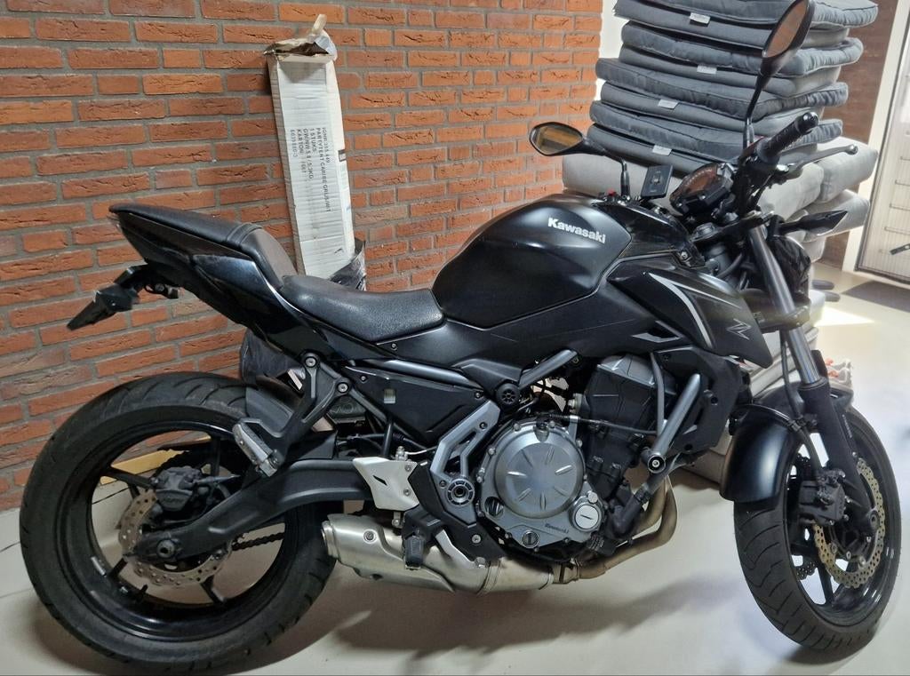 Kawasaki Z650 ABS - full black, Motoren, Motoren | Kawasaki, Motorrijbewijs A, Gebruikt, Particulier, Meer dan 35 kW