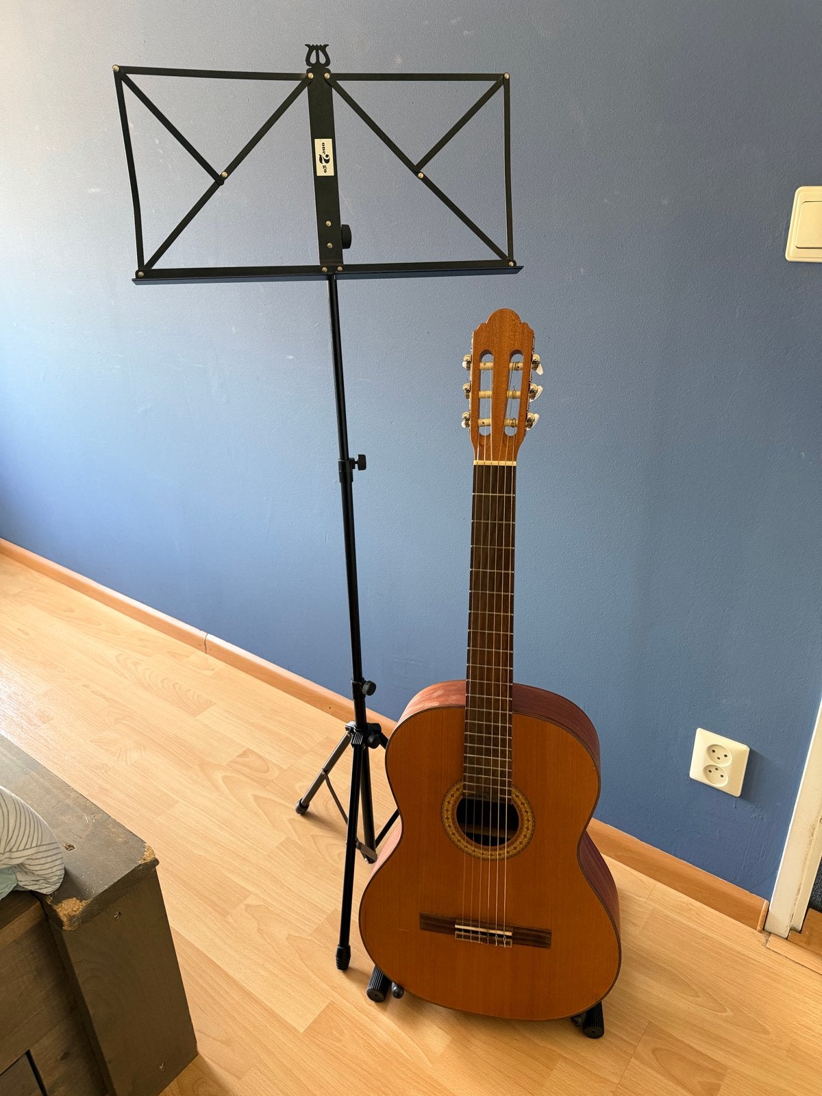 Linkshandige Miguel Almeria klassieke gitaar met accessoires, Ophalen, Gebruikt, Klassieke of Spaanse gitaar