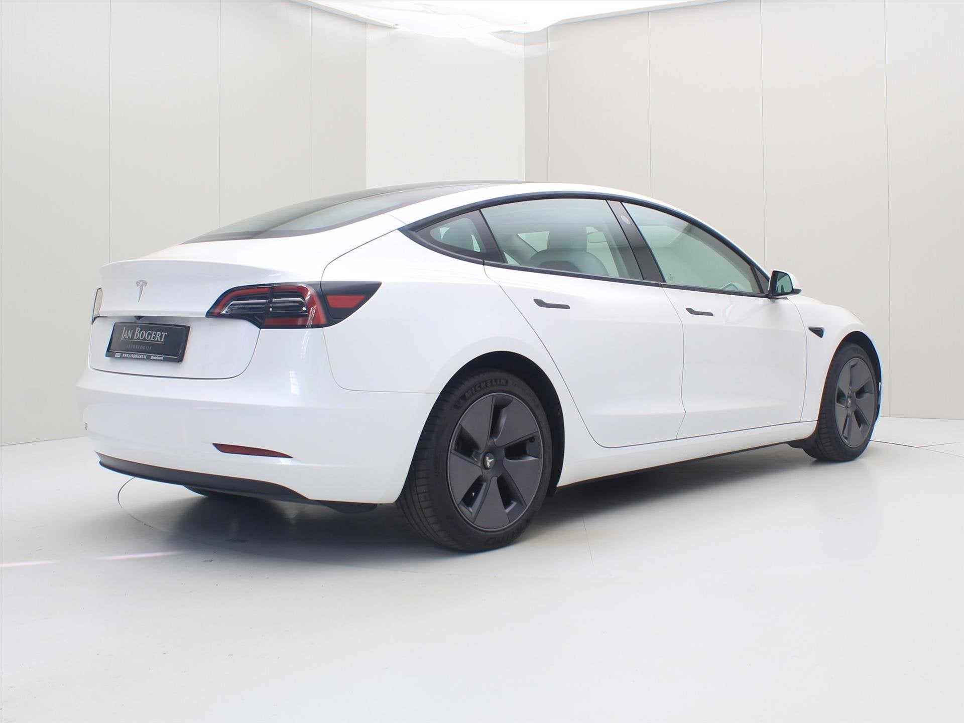 Foto 2 van Tesla Model 3 Standard RWD Plus UPGRADE 94.6% SoH [ RYZEN+WI
