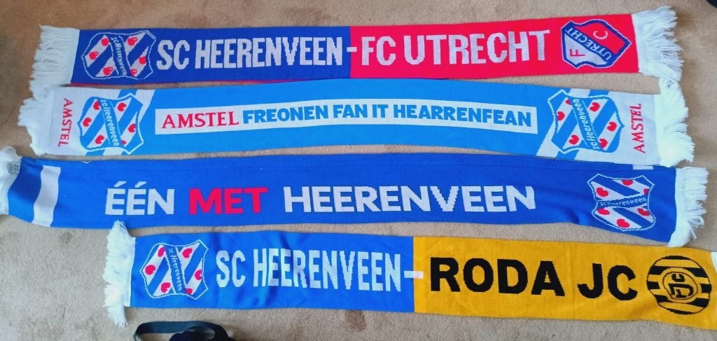 Fansjaal van sc Heerenveen, Sport en Fitness, Voetbal, Maat XS of kleiner, Ophalen, Zo goed als nieuw, Clubaccessoires
