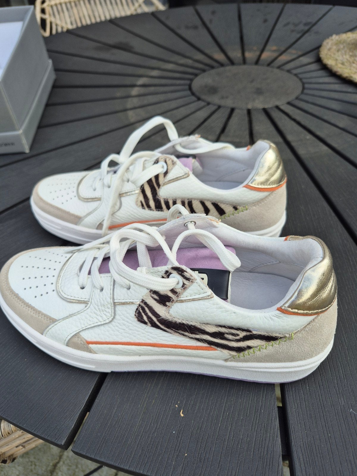 Nieuwe Maruti sneakers maat 39 met zebraprint, Wit, Nieuw, Ophalen of Verzenden, Sneakers of Gympen