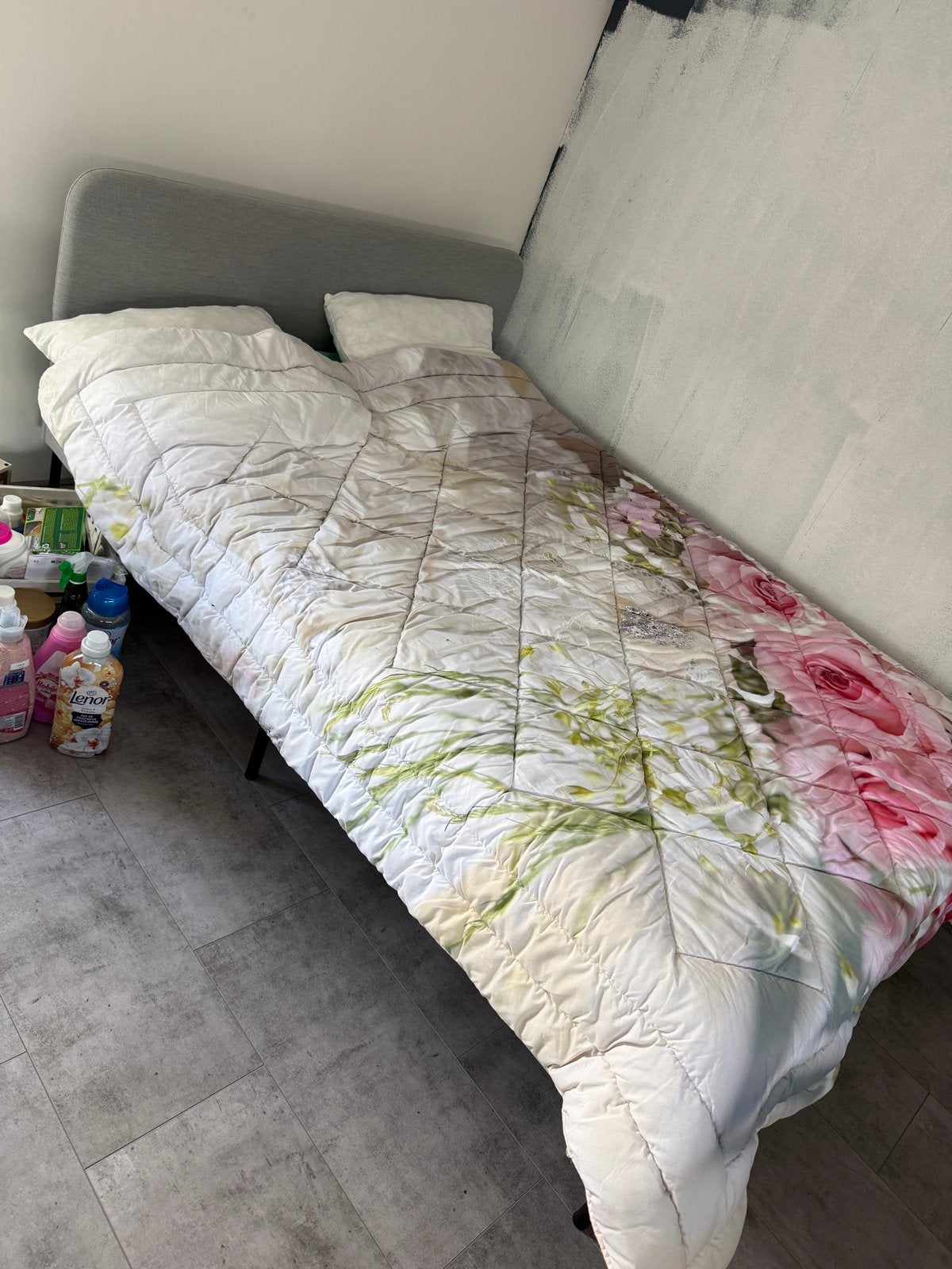 Tweepersoonsbed met gestoffeerd hoofdbord ikea slattum, Ophalen, Gebruikt, Tweepersoons, 200 cm
