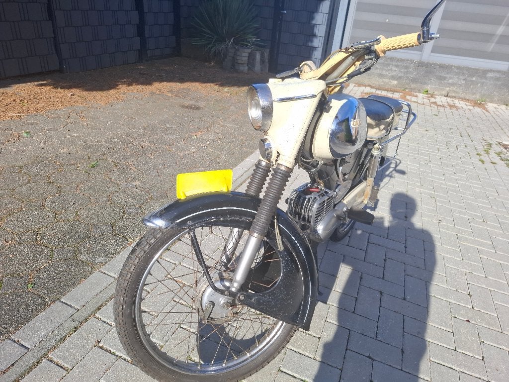 dkw bromfiets, Maximaal 45 km/u, 49 cc, 3 versnellingen, Ophalen