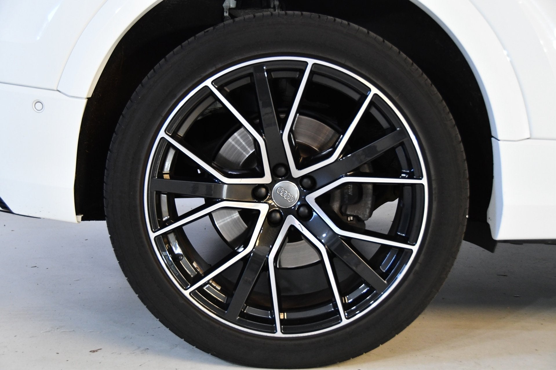 Audi Q8 55 TFSI e quattro Pro Line 360CAM*Keyless*B&O, Automaat, Dealer onderhouden, 14 kWh, Gebruikt