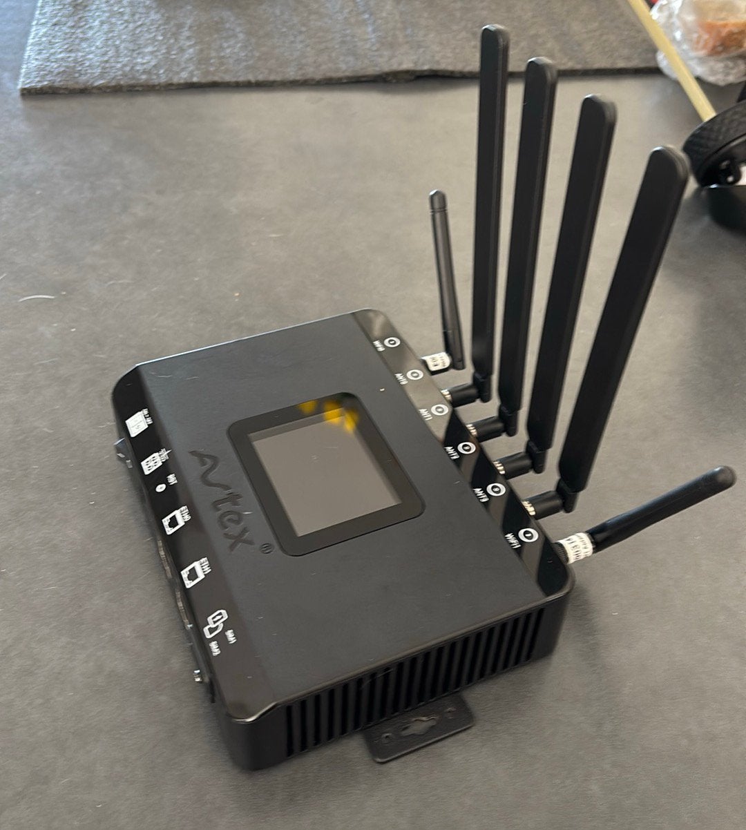 Avtex amr104x 4G camper router op 12v, Ophalen of Verzenden, Zo goed als nieuw