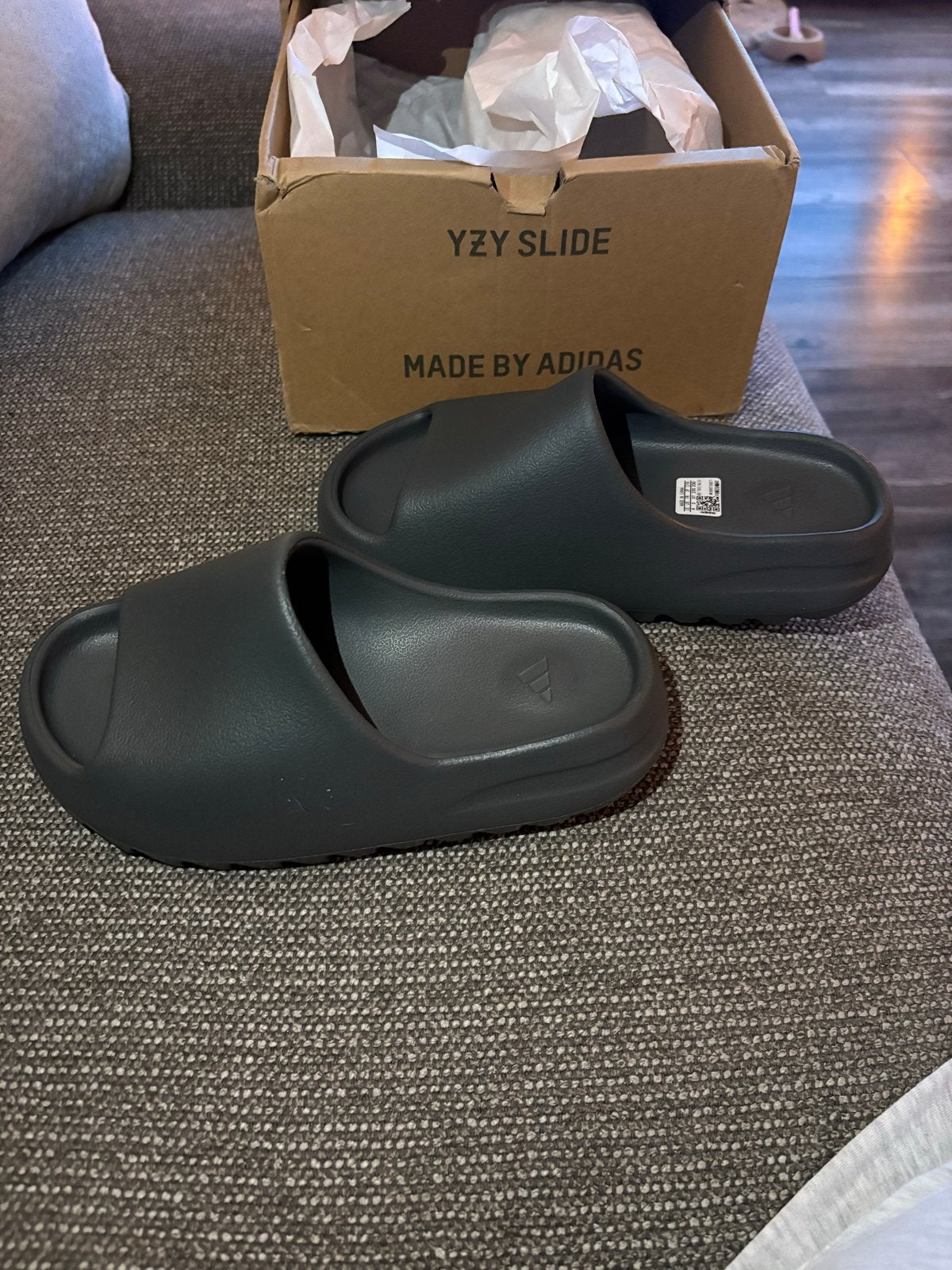 Adidas Yeezy Slide 'Blue Grey' - Maat 37, Kleding | Dames, Ophalen of Verzenden, Nieuw, Grijs, Slippers