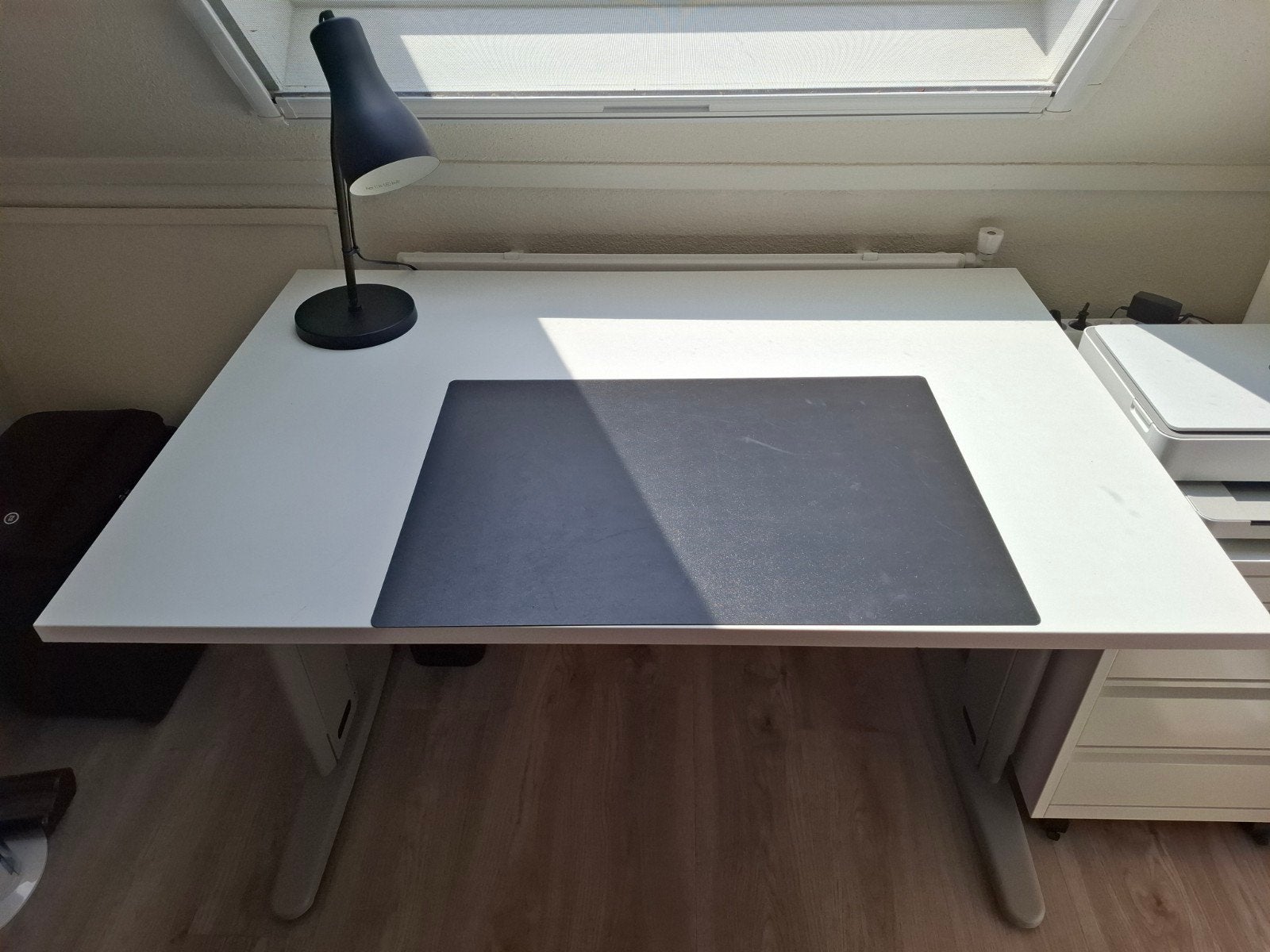 Zo goed als nieuw, in hoogte verstelbaar bureau (120x80 cm), Huis en Inrichting, Ophalen, In hoogte verstelbaar, Zo goed als nieuw