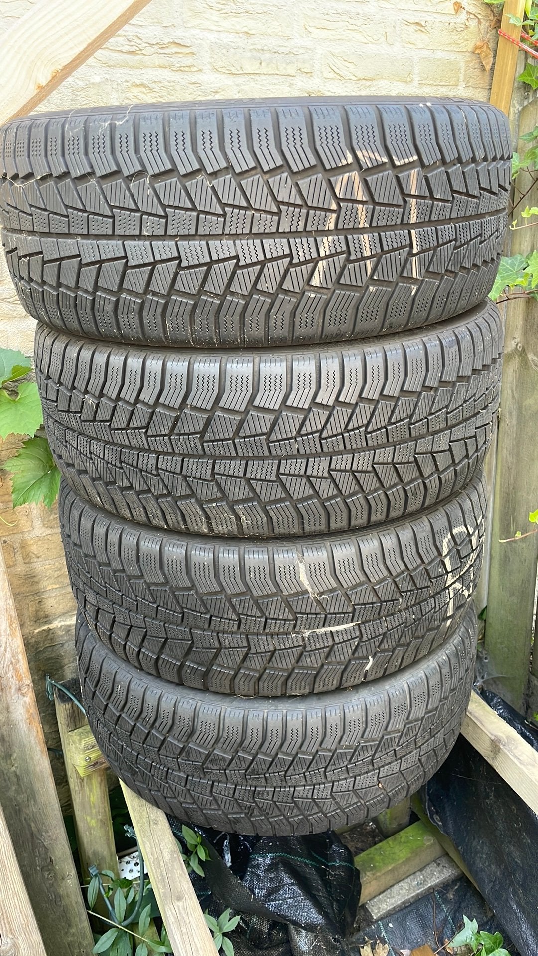 4 winterbanden 225-45-R18 bmw, Ophalen, Zo goed als nieuw