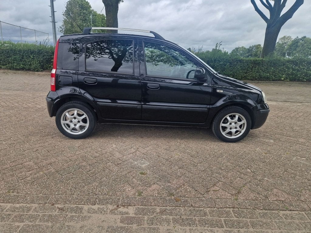 Fiat Panda 1.2 Emotion Climatronic NL-auto nieuwe APK 2e eig, Auto's, Euro 5, Stof, 1242 cc, Zwart