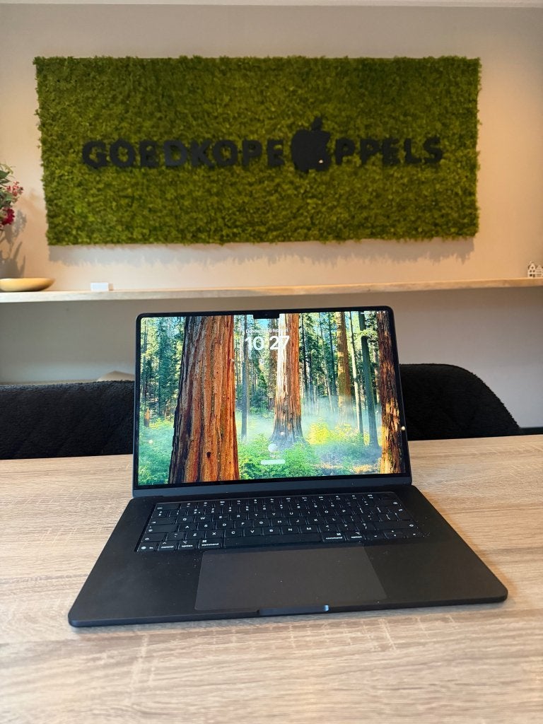 MacBook Air 15 inch m4 16GB 256GB | vocht, Computers en Software, Apple Macbooks, Ophalen, Cupertino California, MacBook Air, Apple