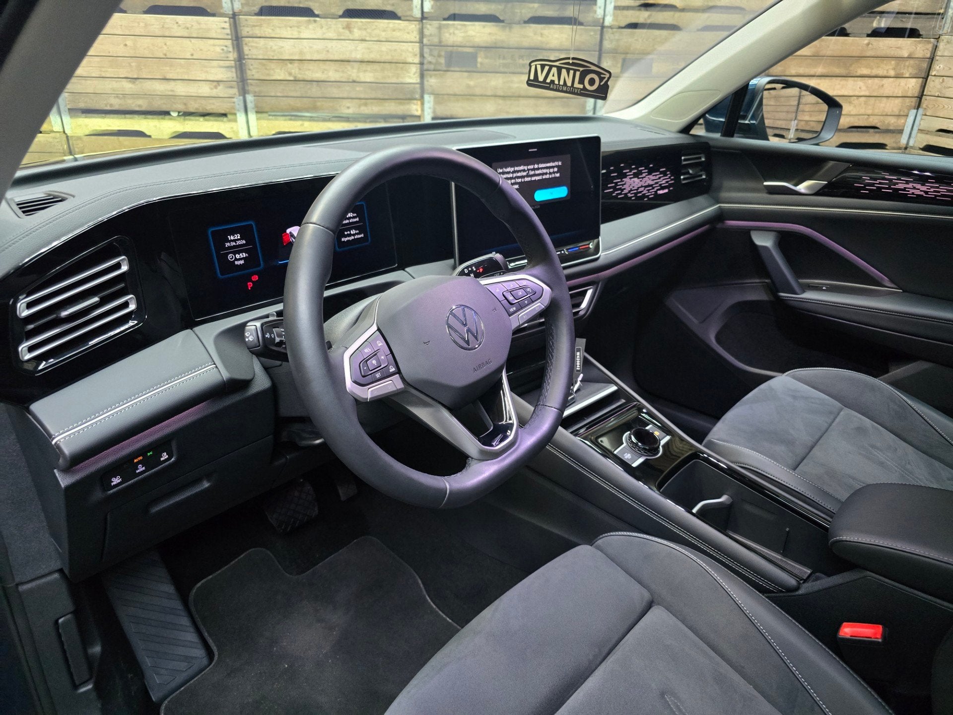 Volkswagen TIGUAN 1.5 eHybrid Elegance IQ LIght Panorama 360, Auto's, 150 pk, Leder en Stof, Plug-in hybride, Bedrijf