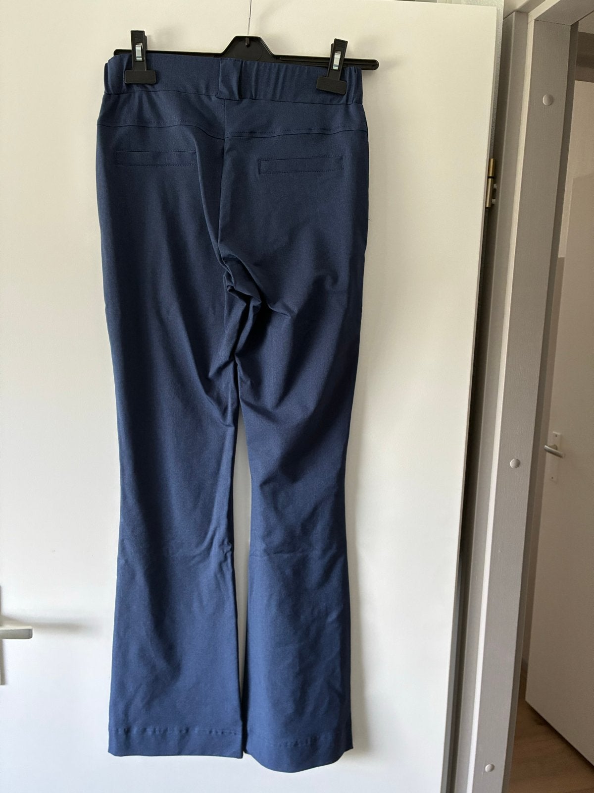 ANDCOWOMAN Penelope Flare Travel Broek - Maat S, Blauw, Nieuw, Ophalen of Verzenden, Maat 36 (S)
