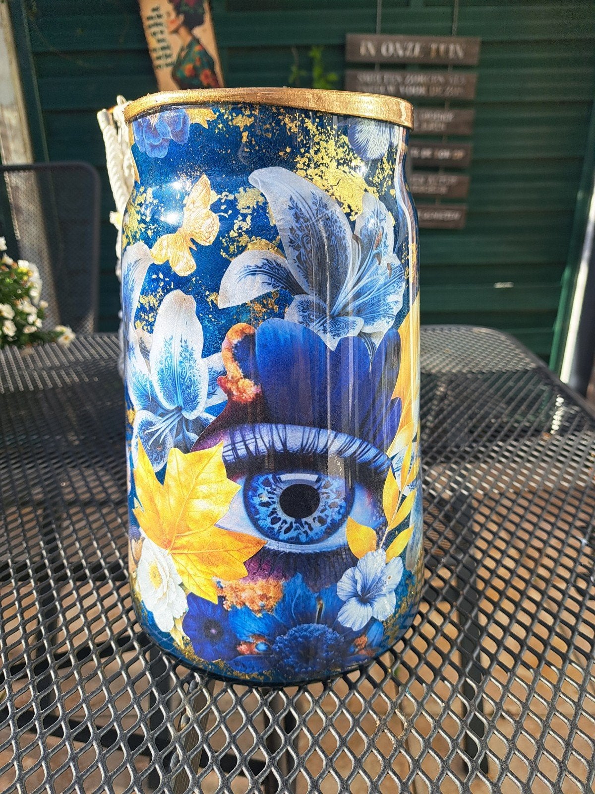 Decoratieve pot met bloemen en vlinders, Antiek en Kunst, Ophalen of Verzenden