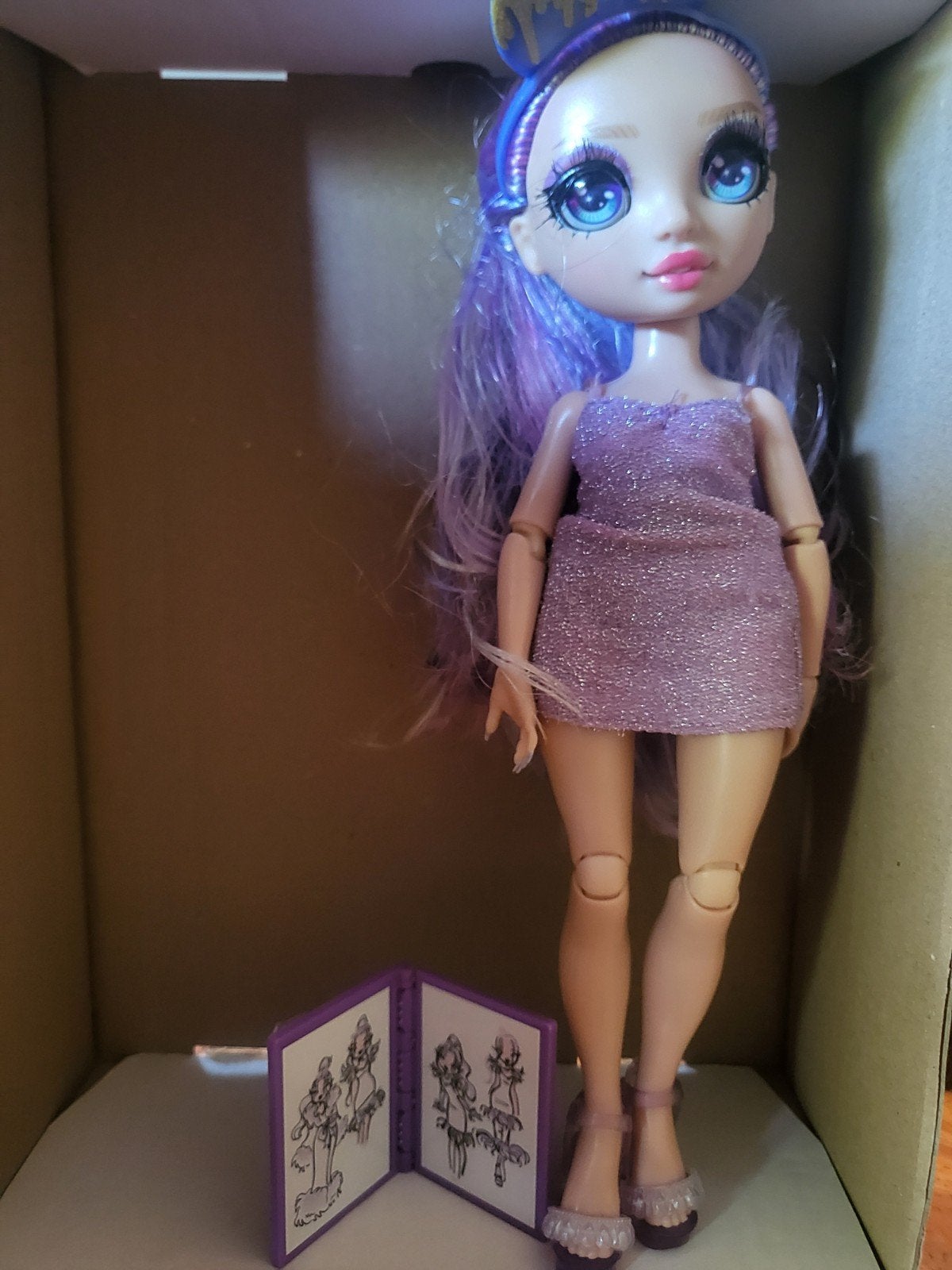 Rainbow High pop met paars haar en accessoires, Ophalen of Verzenden, Zo goed als nieuw, Overige typen