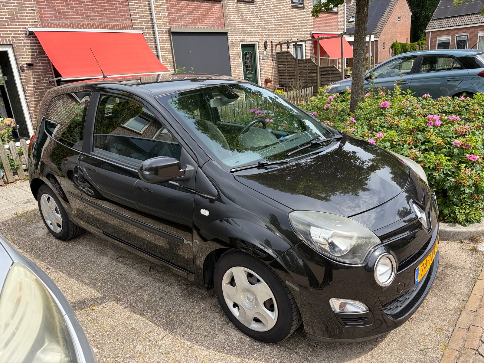 Renault Twingo 1.2 16V 2012 Zwart, Auto's, Renault, Voorwielaandrijving, 839 kg, 74 pk, 4 cilinders