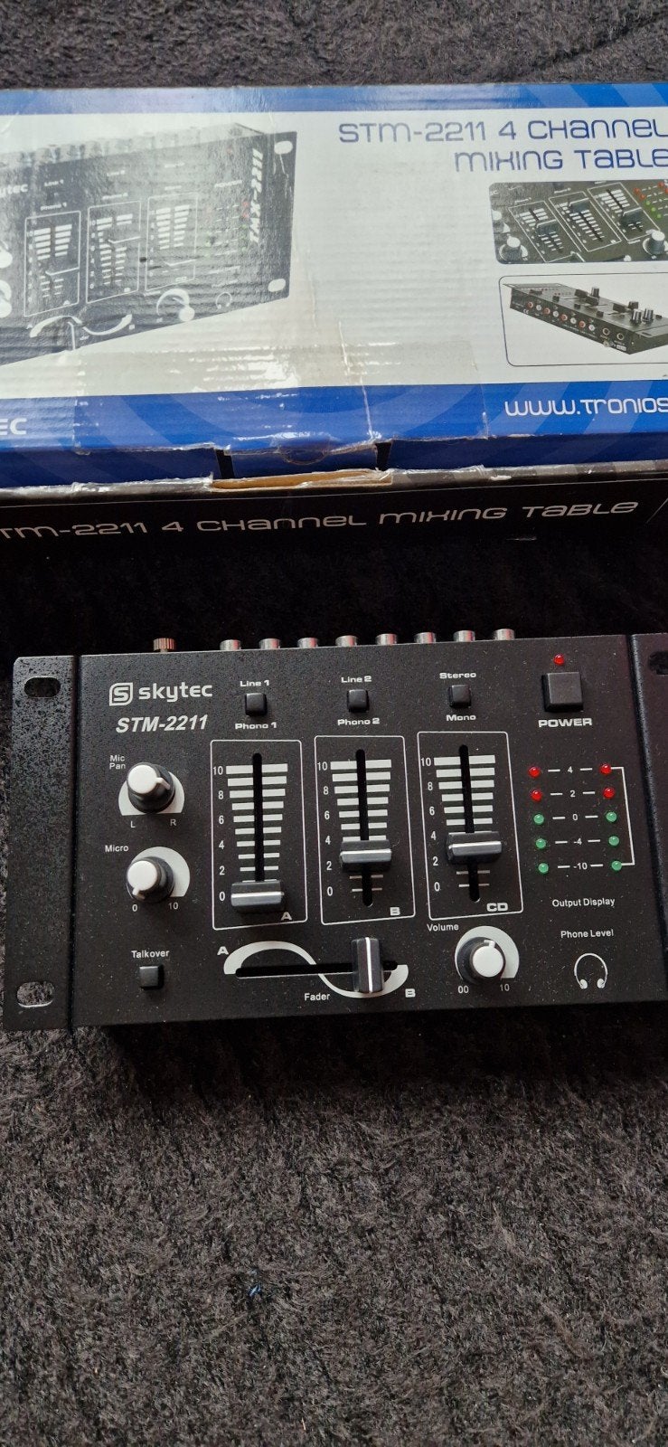 Skytec STM-2211 4-kanaals mengpaneel, Ophalen of Verzenden, Zo goed als nieuw, Minder dan 5 kanalen, Microfooningang