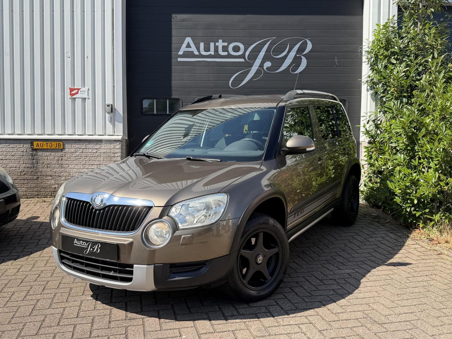Skoda Yeti 1.2 TSI ACTIVE | TREKHAAK | ALL-SEASON | APK 2027, Auto's, Voorwielaandrijving, Euro 5, Stof, Gebruikt