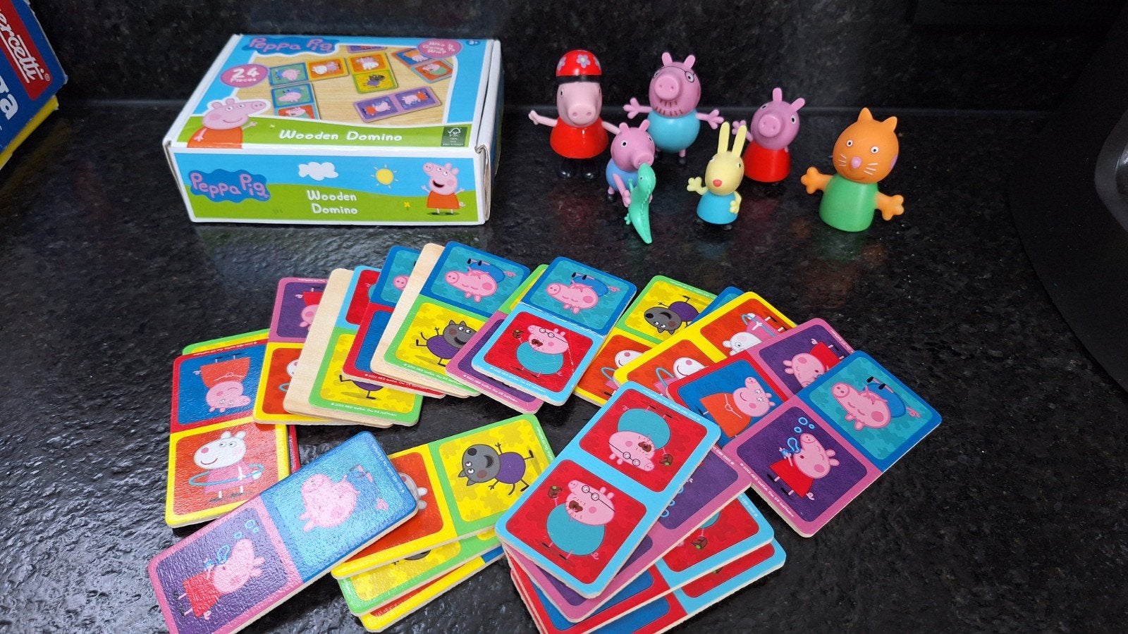 Peppa pig houten domino spel met figuurtjes, Ophalen of Verzenden, Zo goed als nieuw